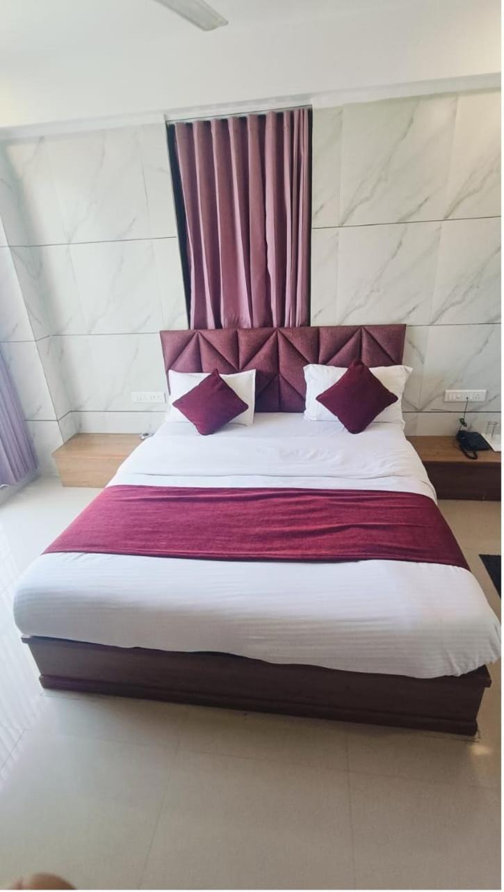 Hotel The Grand Pritam Gandhinagar Eksteriør bilde